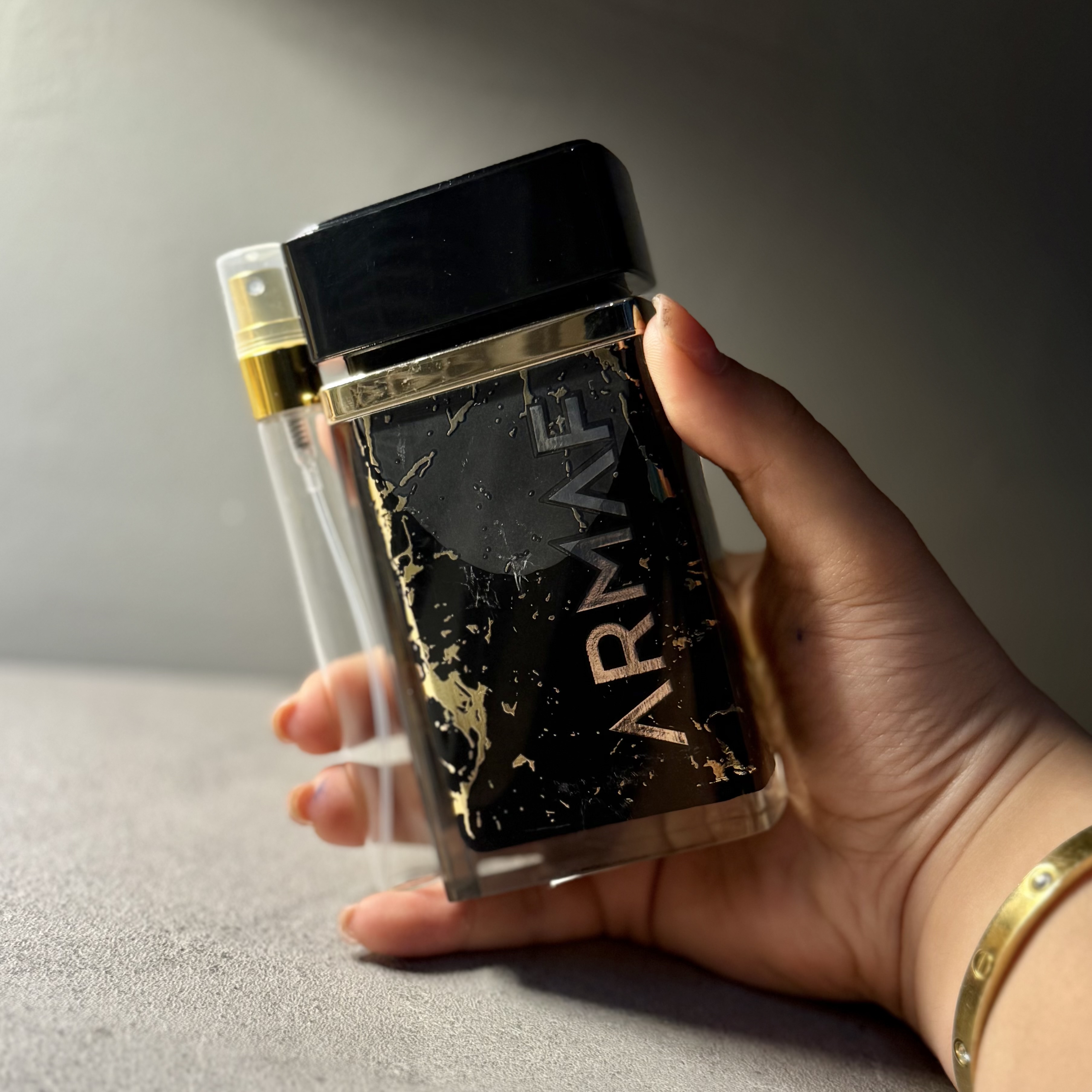 عطر / ادکلن اماراتی امبر دور مردانه شرکت آرماف (دکانت/آکبند)