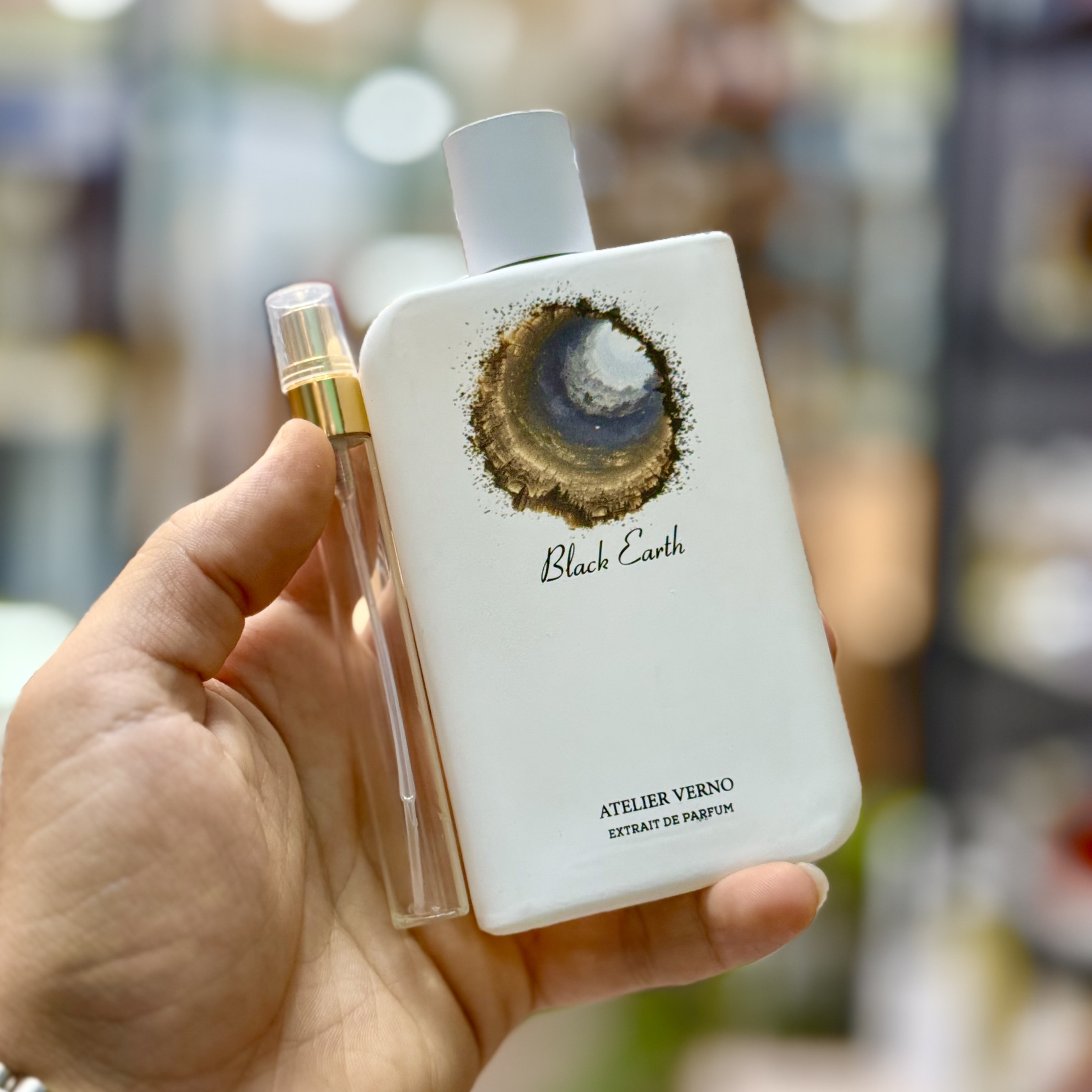 عطر / ادکلن اماراتی بلک ارت شرکت آتلیر ورنو Black Earth (دکانت/آکبند)